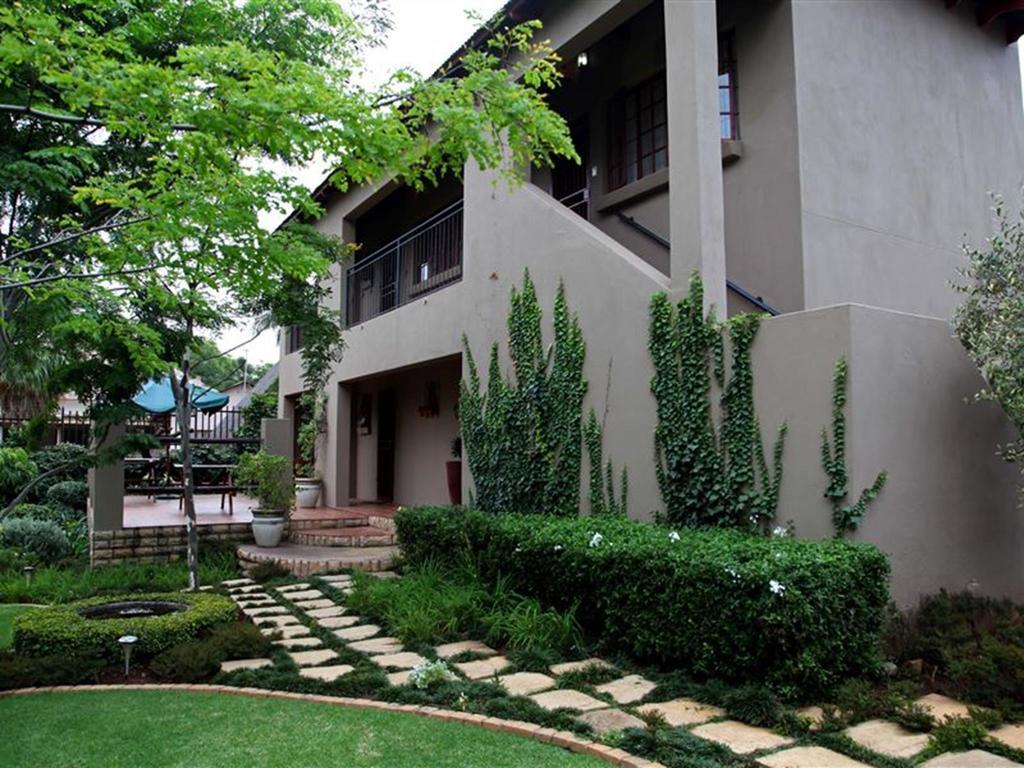 East View Guesthouse Pretoria Exterior photo