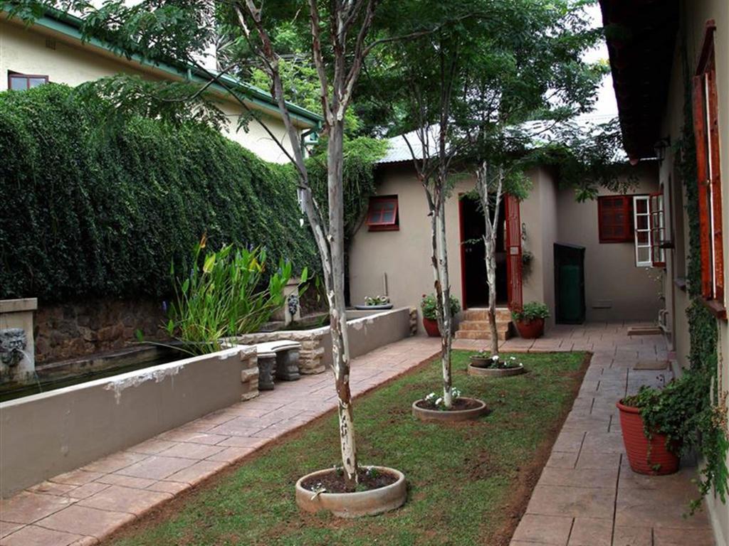 East View Guesthouse Pretoria Exterior photo